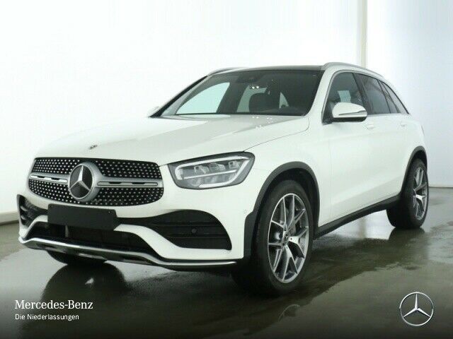 MERCEDES-BENZ GLC 300 d AMG SKLADEM